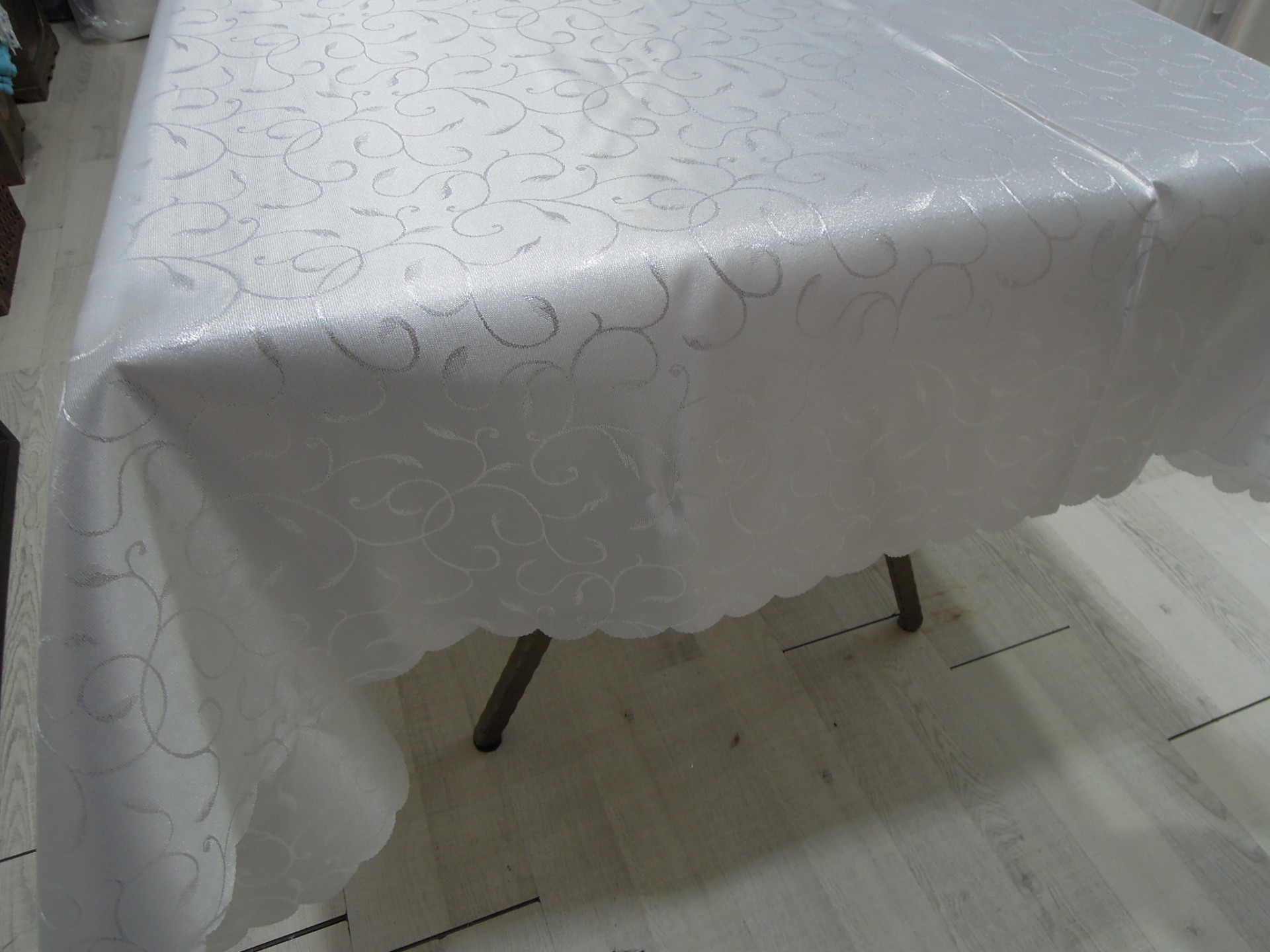 Gundelik Masa Ortuleri Gumus Simli Dertsiz Masa Ortusu